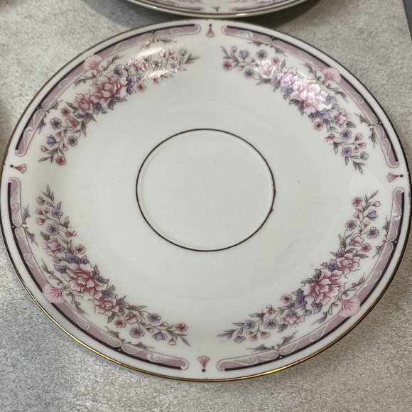 🟣3 Vintage China Pearl saucers. Rose Poppy Mum Seashell Flower - Picture 3 of 7